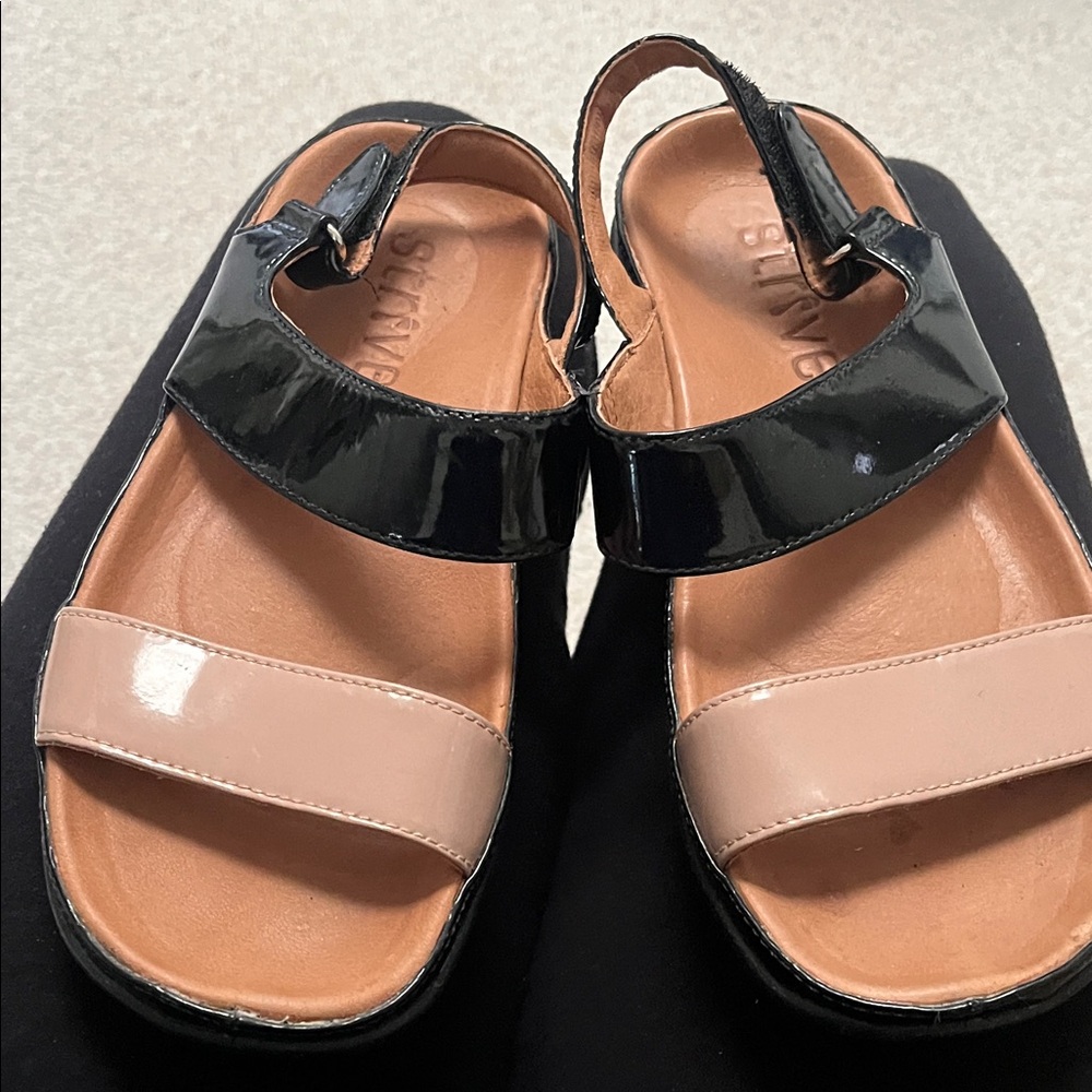 Elegant Black and Cream Women's Sandals Strive Oahu
